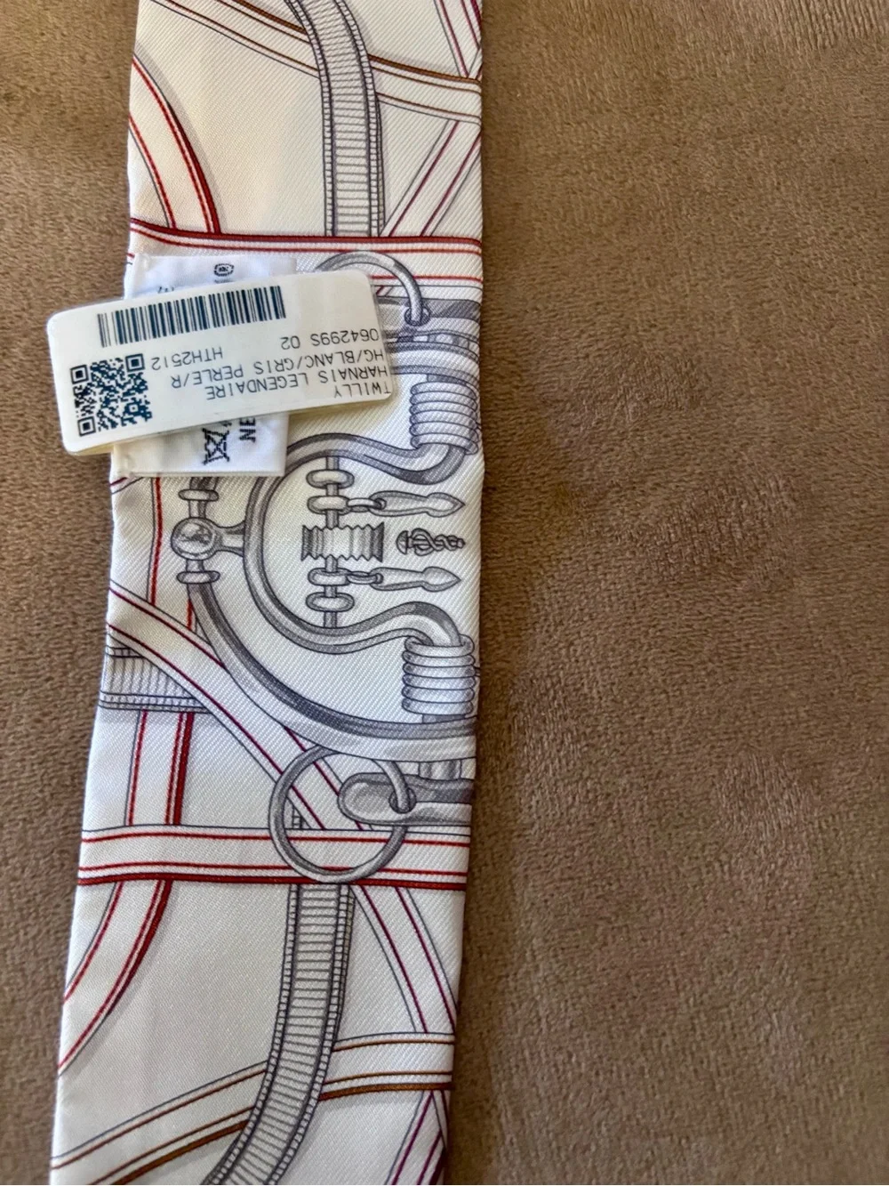 Hermes Harnais Legendaire Silk Twilly Scarf NWT - Picture 3 of 7